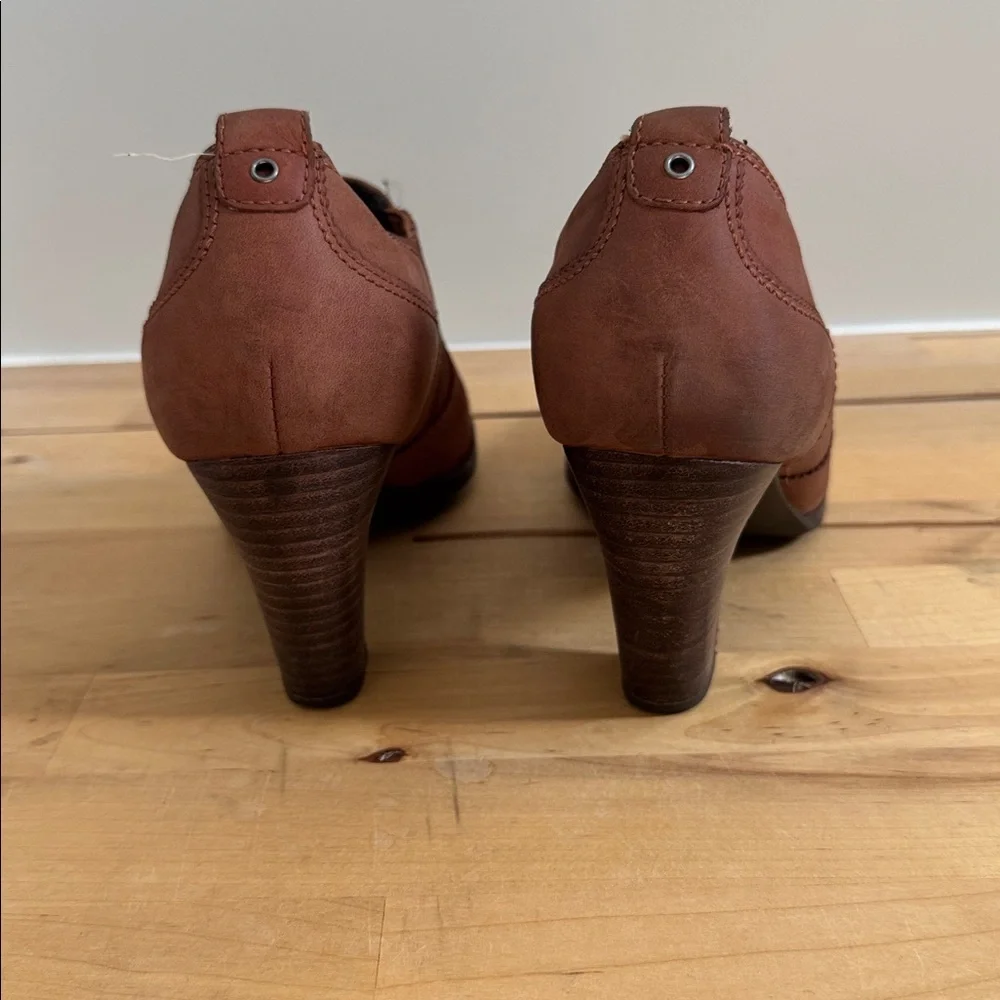 Clarks Brown Heeled Boots for Women - Picture 4 of 6